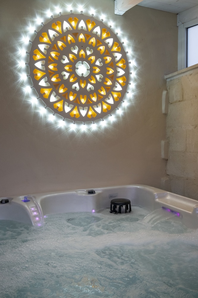 Ada Suites 54/62