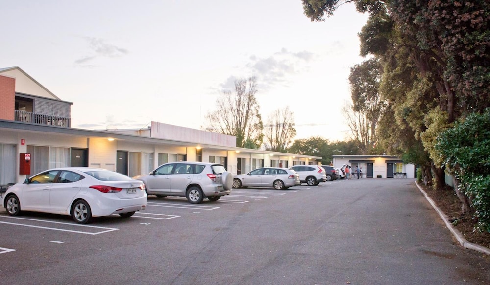 VICTOR HARBOR CITY INN 54/63