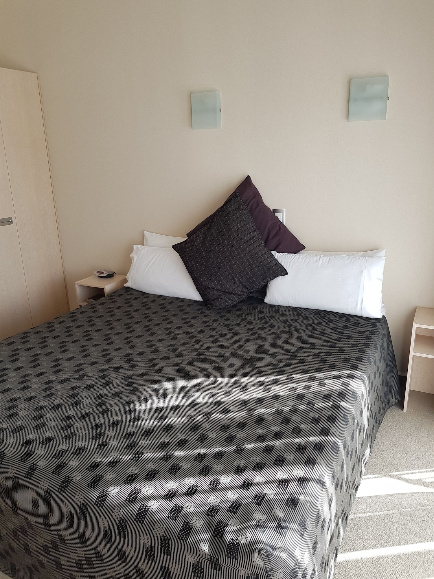 شقة بسريرين كينج بشرفة، The Avenue Hotel 4/8