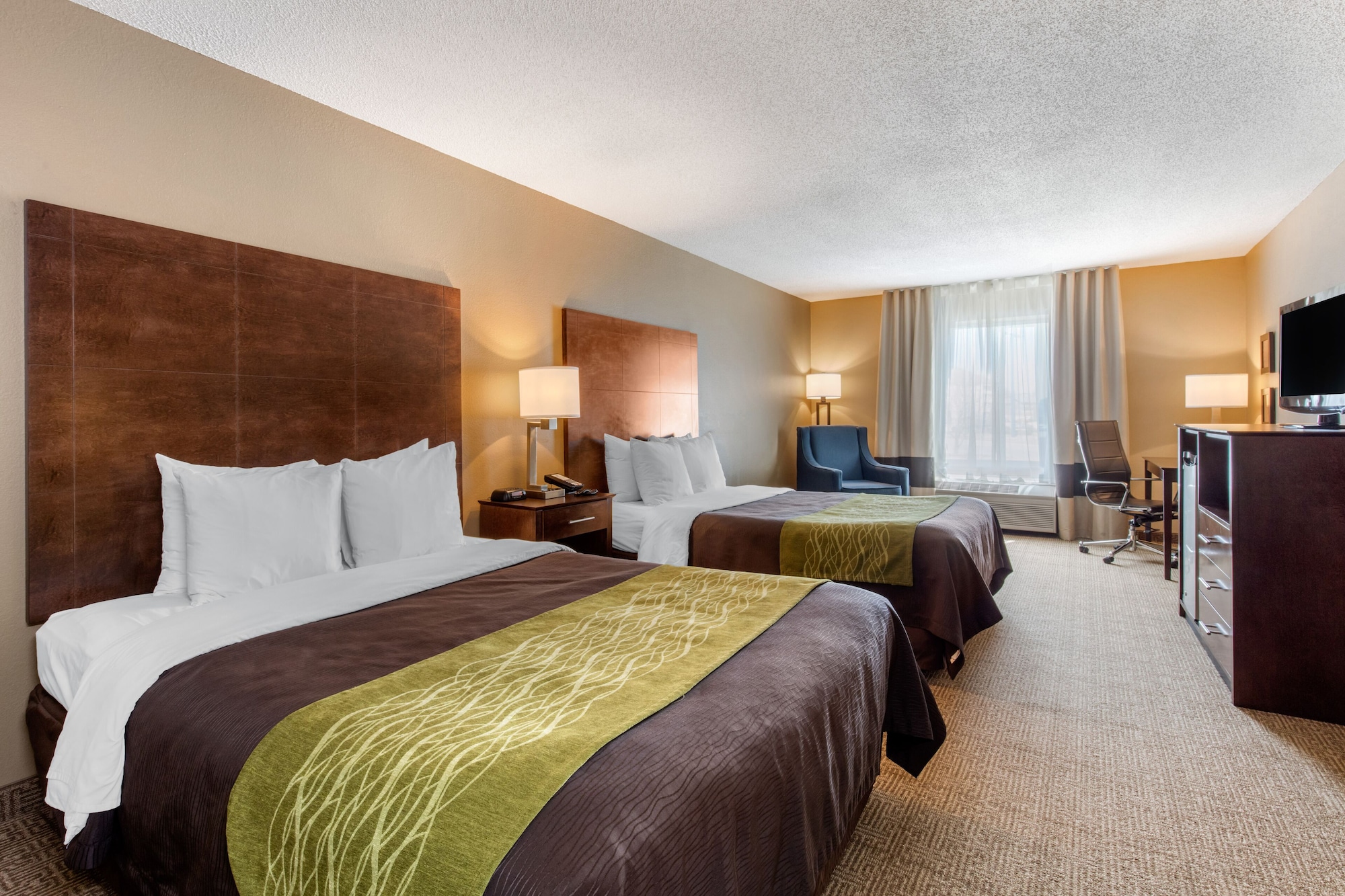 غرفة قياسية بسريرين كوين