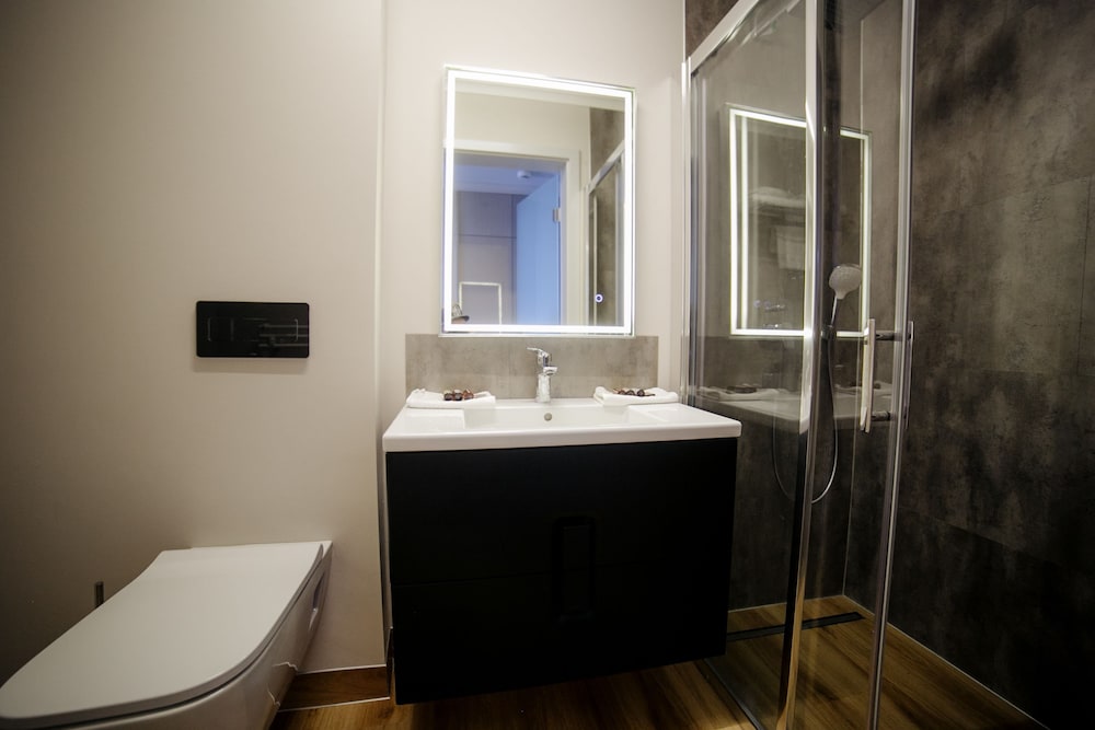 ROYAL CLASSIC HOTEL 42/44