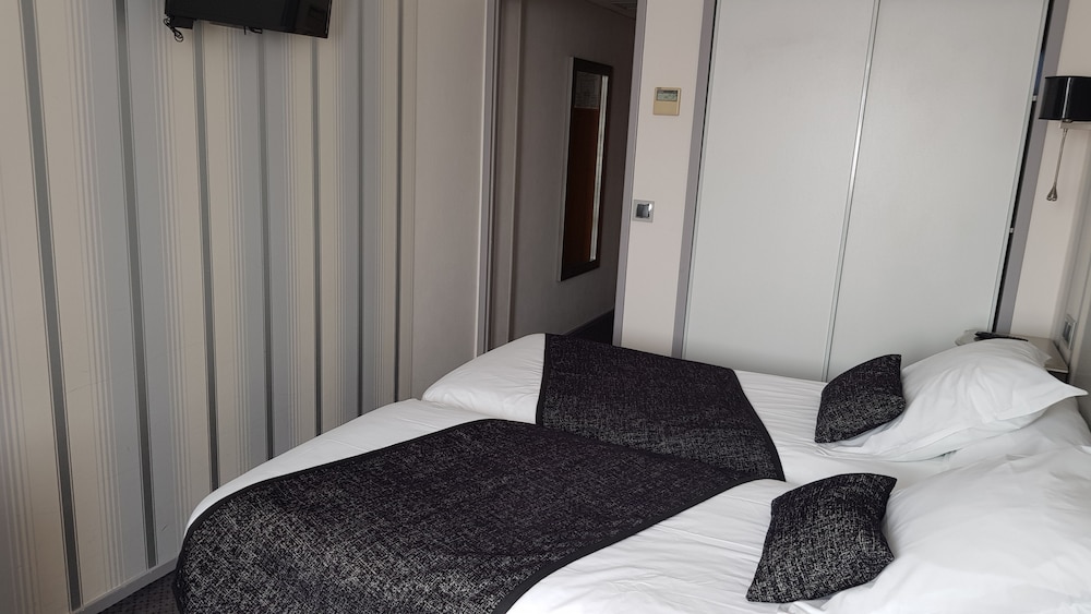Hotel de Champagne 26/71
