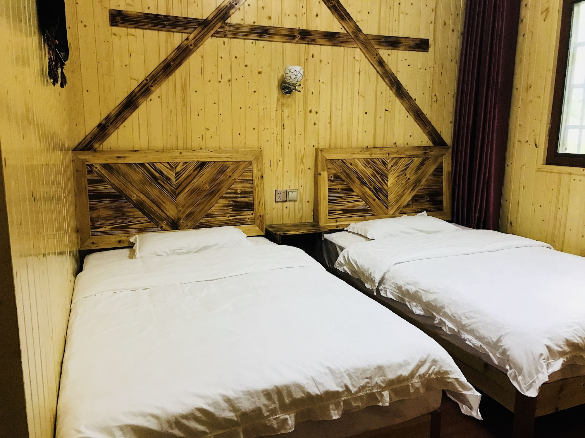 STANDARD, TWIN BEDS, MOUNTAIN VIEW