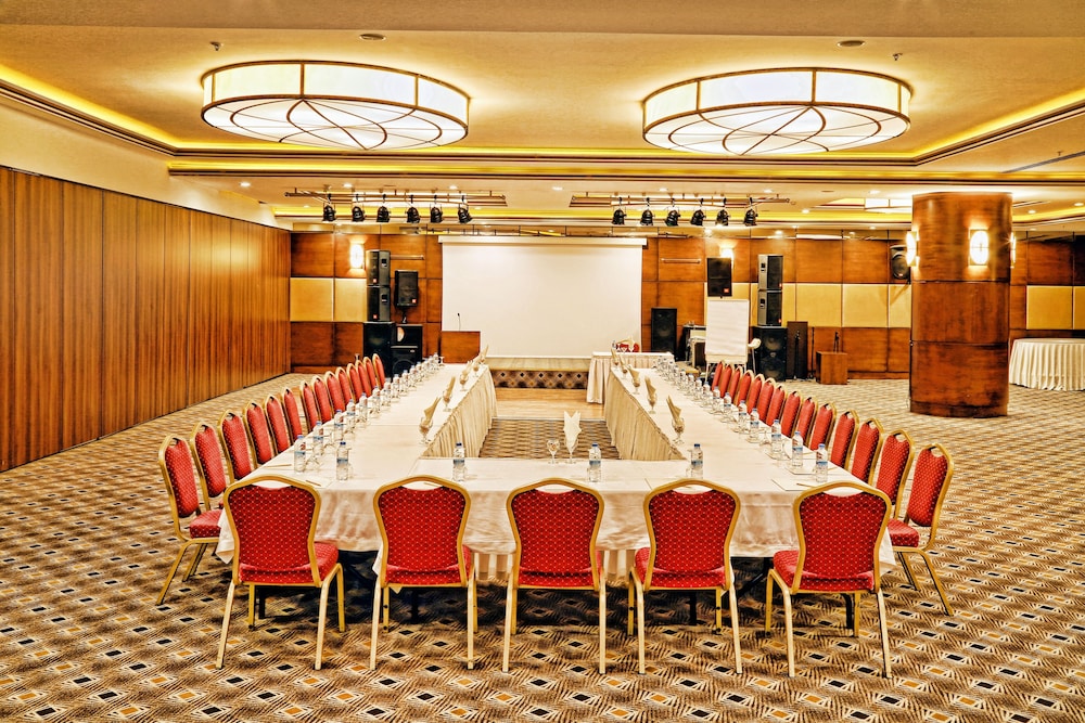 Ck Farabi Hotel 54/65