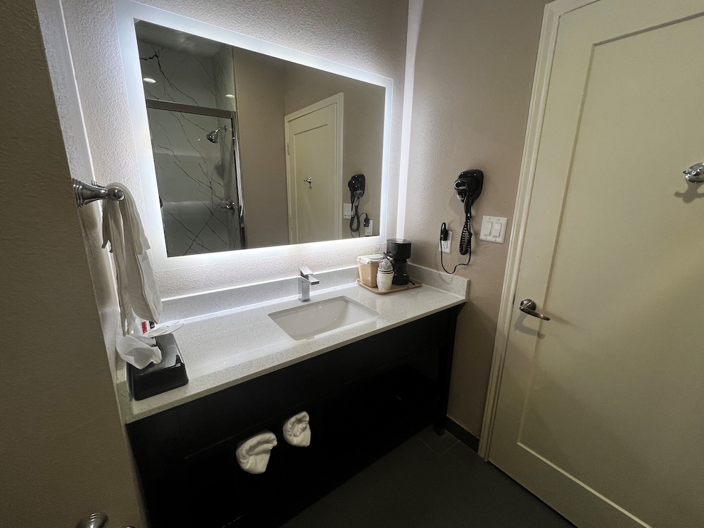 Super 8 By Wyndham Kingwood Houston North 36/36