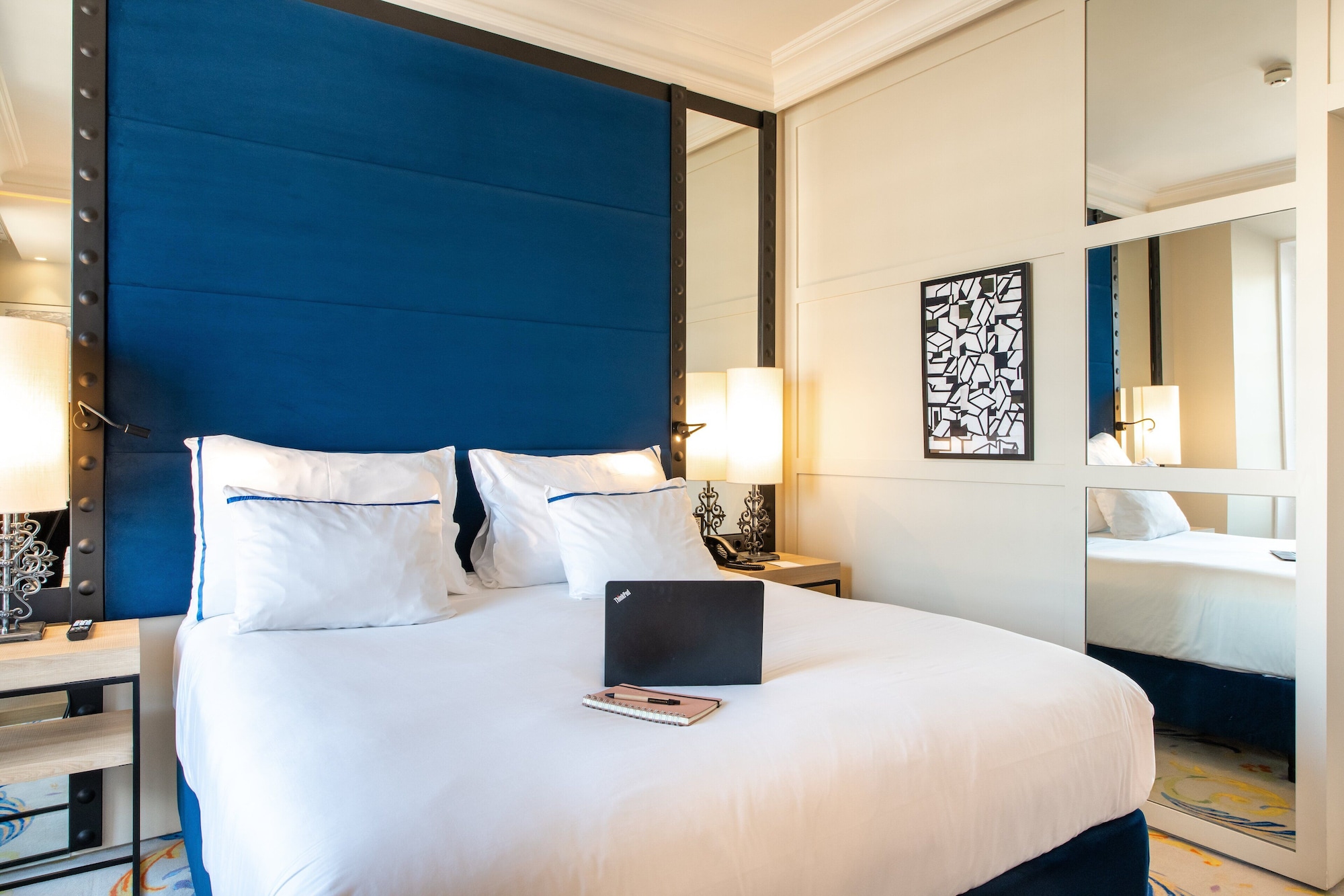 PLAZA MAYOR, DELUXE