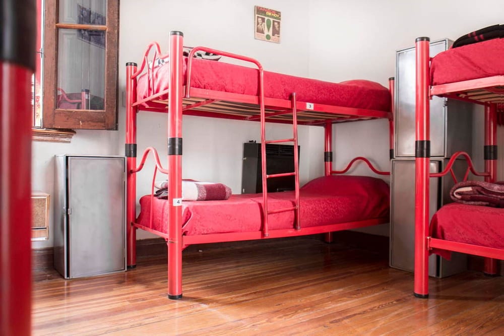 Play Hostel Soho 35/50