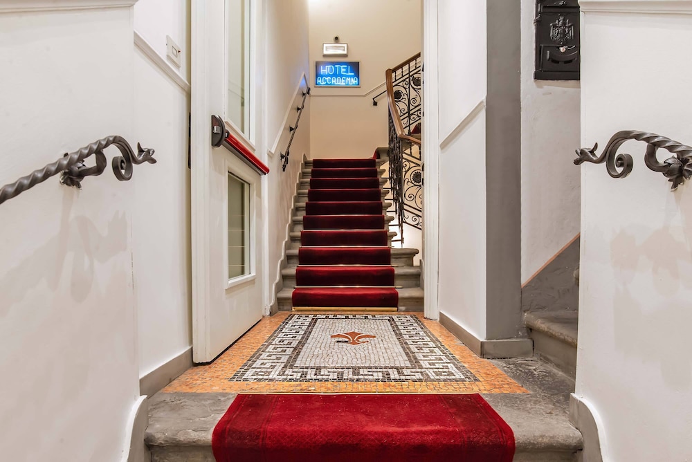 Hotel Accademia 35/56