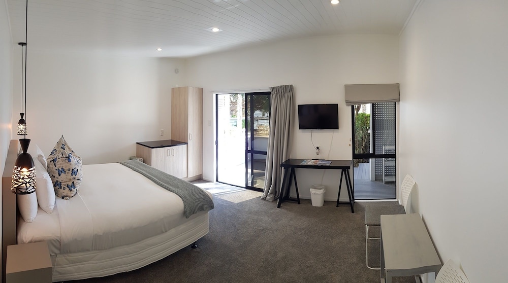BEACH HOUSE KAWAU ISLAND 7/51