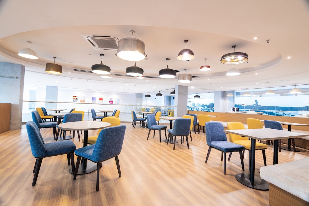 Holiday Inn Express & Suites Johor Bahru 45/62