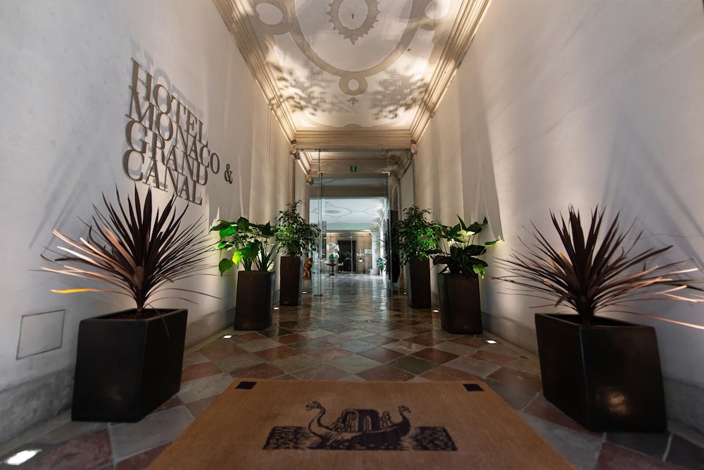Hotel Monaco & Grand Canal 42/50