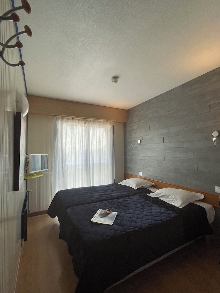 CLASSIC, TWIN BEDS