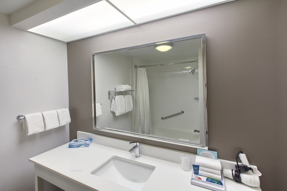 Four Points by Sheraton Charlotte - Pineville 7/24