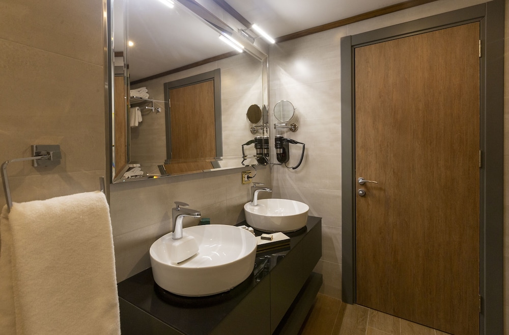 Cabir Deluxe Hotel Sapanca 69/71
