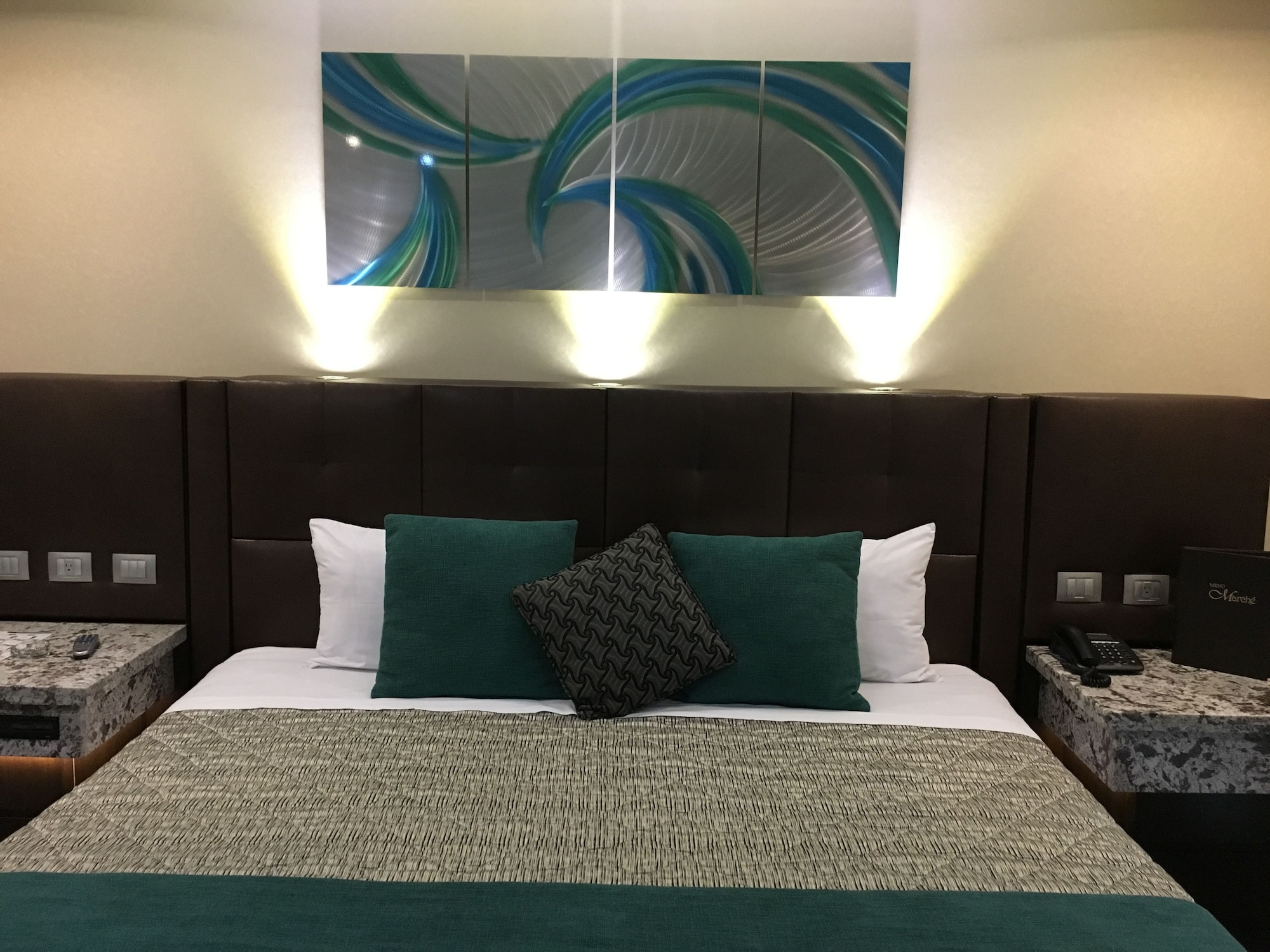 Suite, King Bed