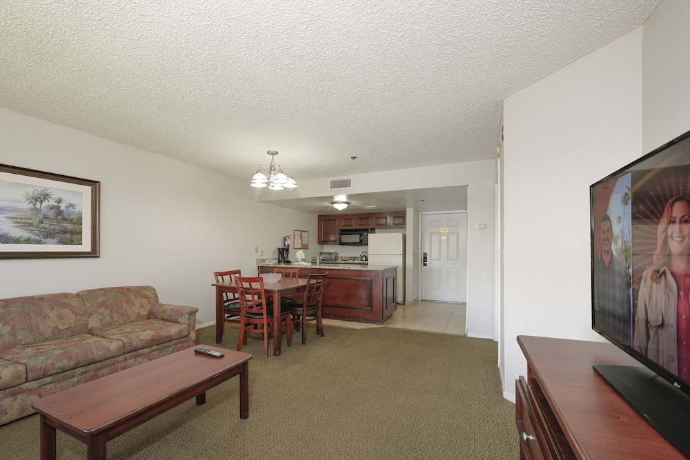 Parc Corniche Condominium Suites 37/62
