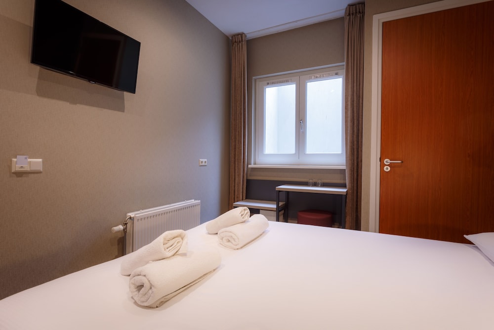 Room, Double Bed