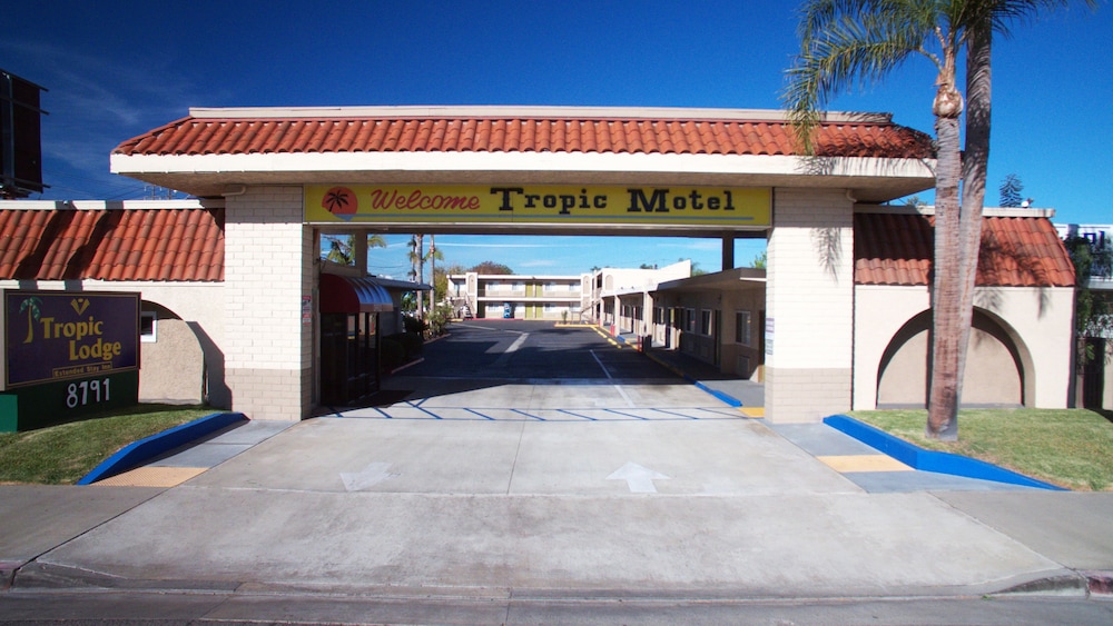 Tropic Lodge 36/50