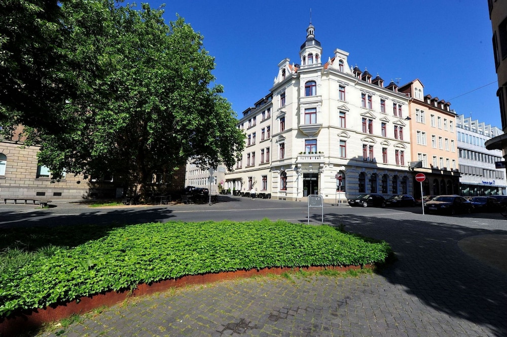 Fruehlings Hotel 32/42