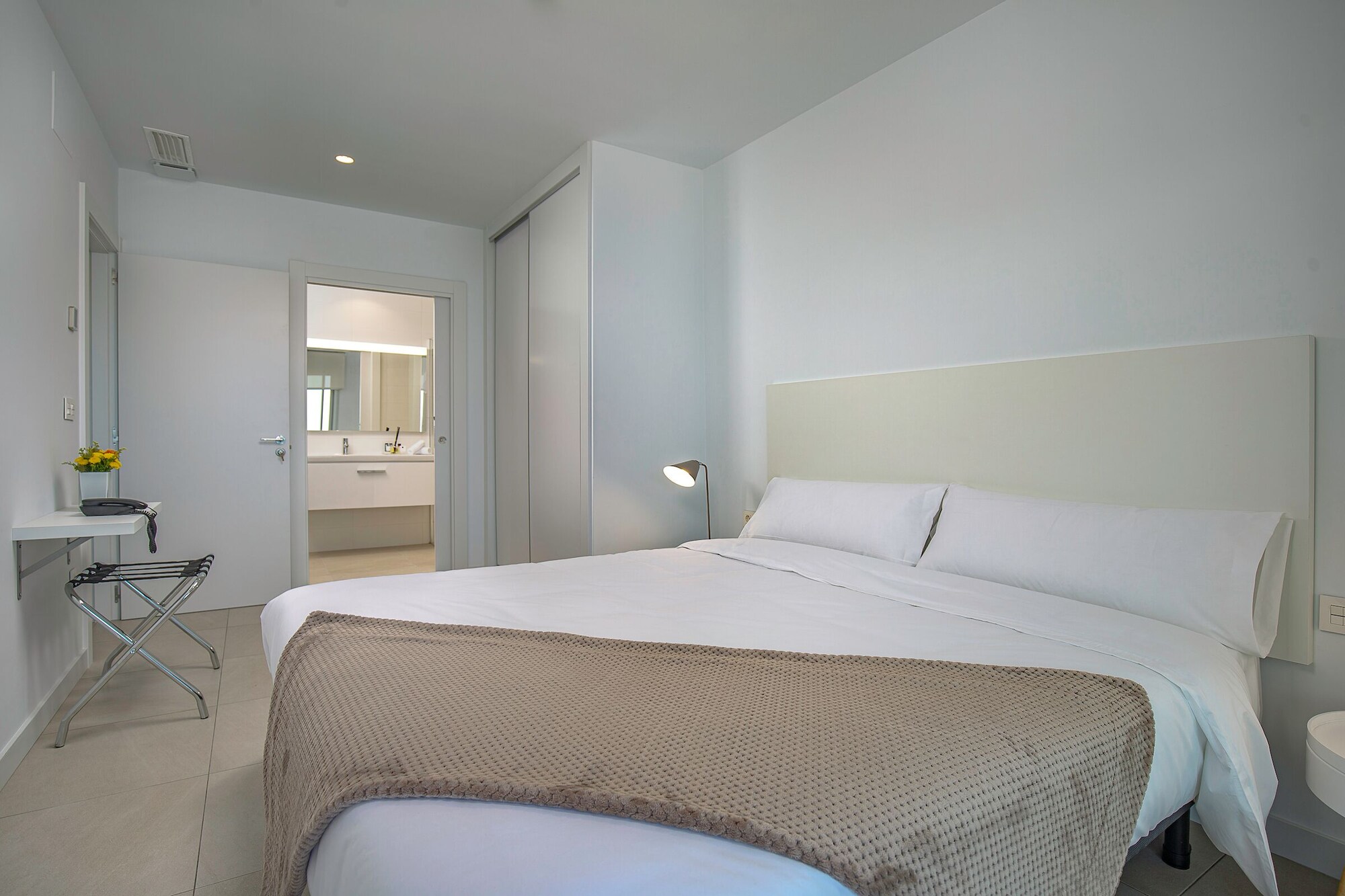 2 BEDROOMS, APARTMENT, TWIN BEDS, MOUNTAIN VIEW, SOFA
