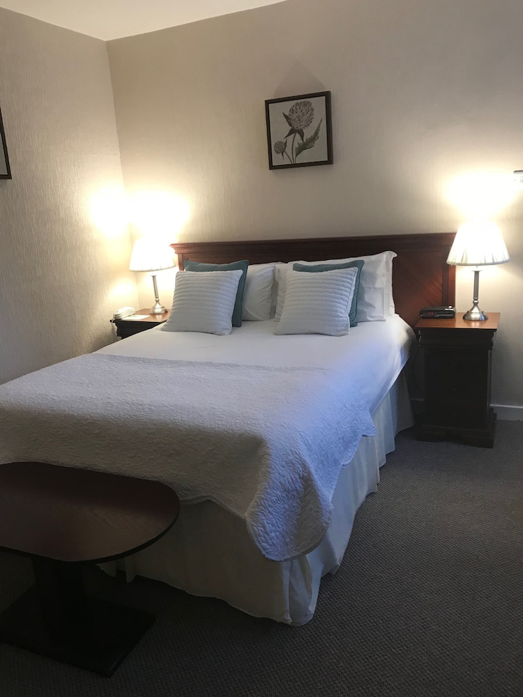 Mansfield House Hotel 24/73
