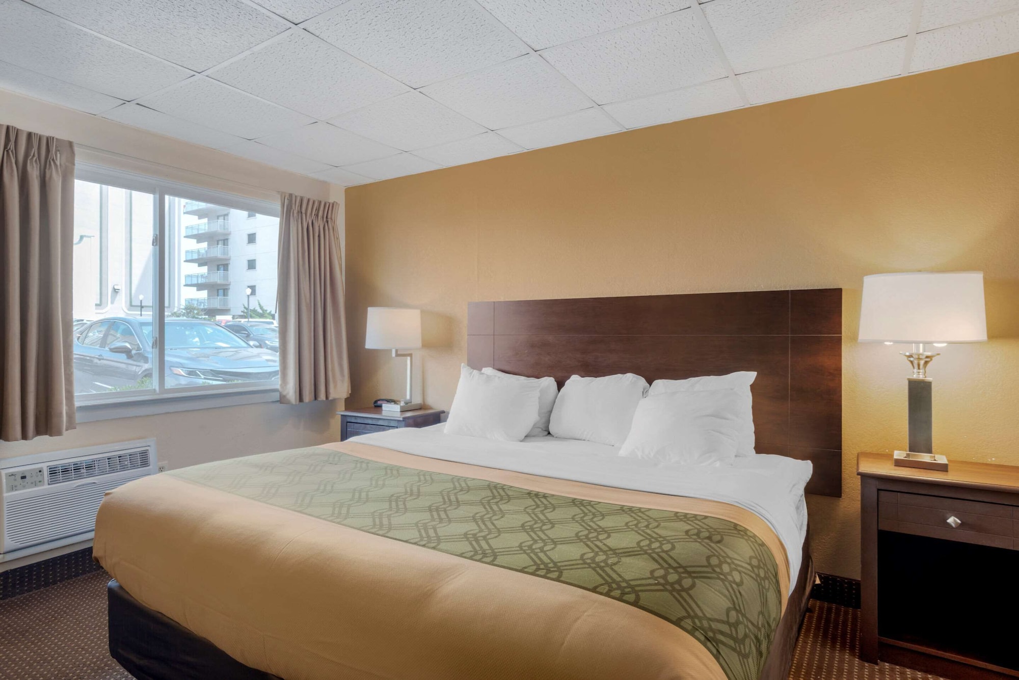 UPGRADE, KING BED
