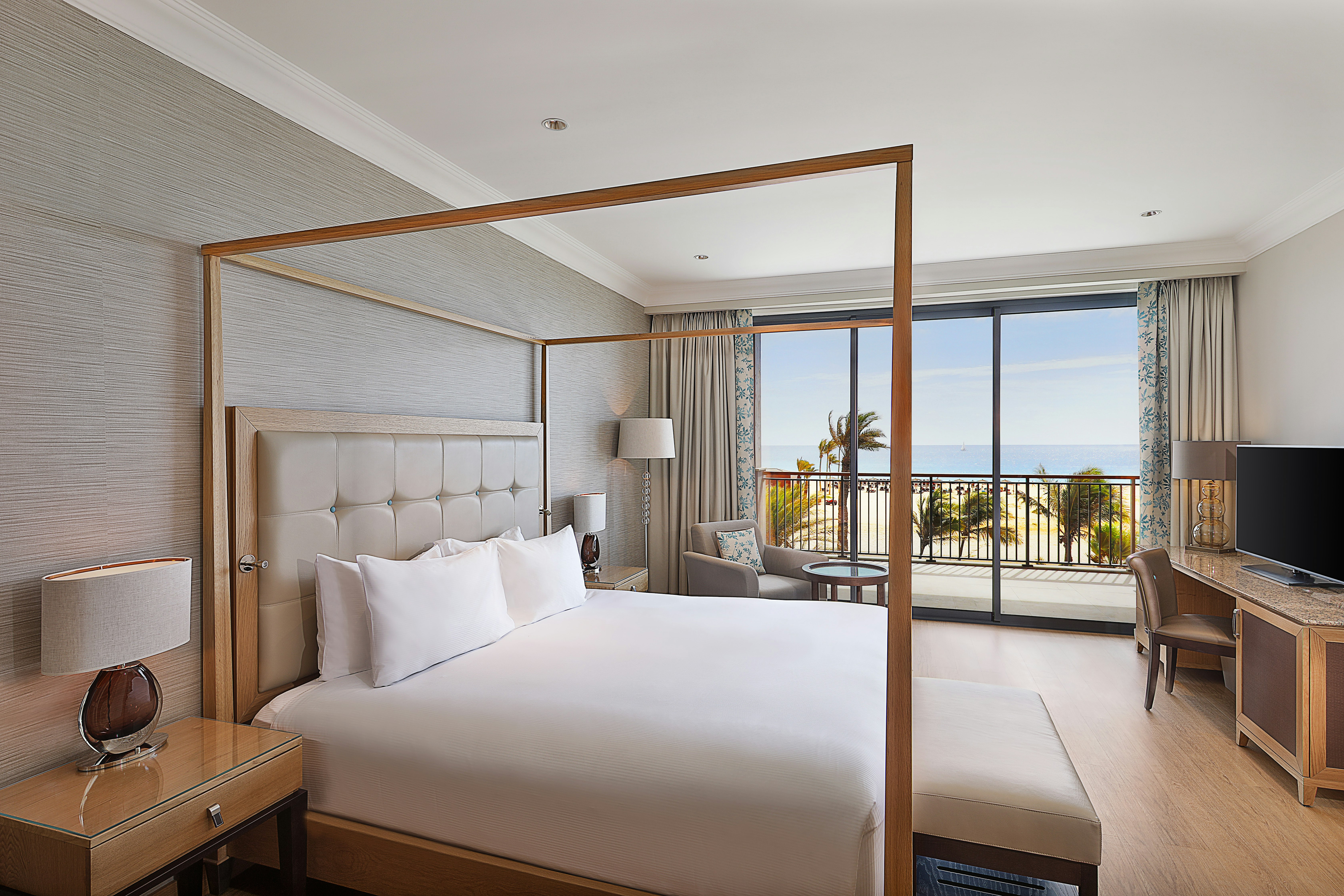 Suite, King Bed, Ocean Front