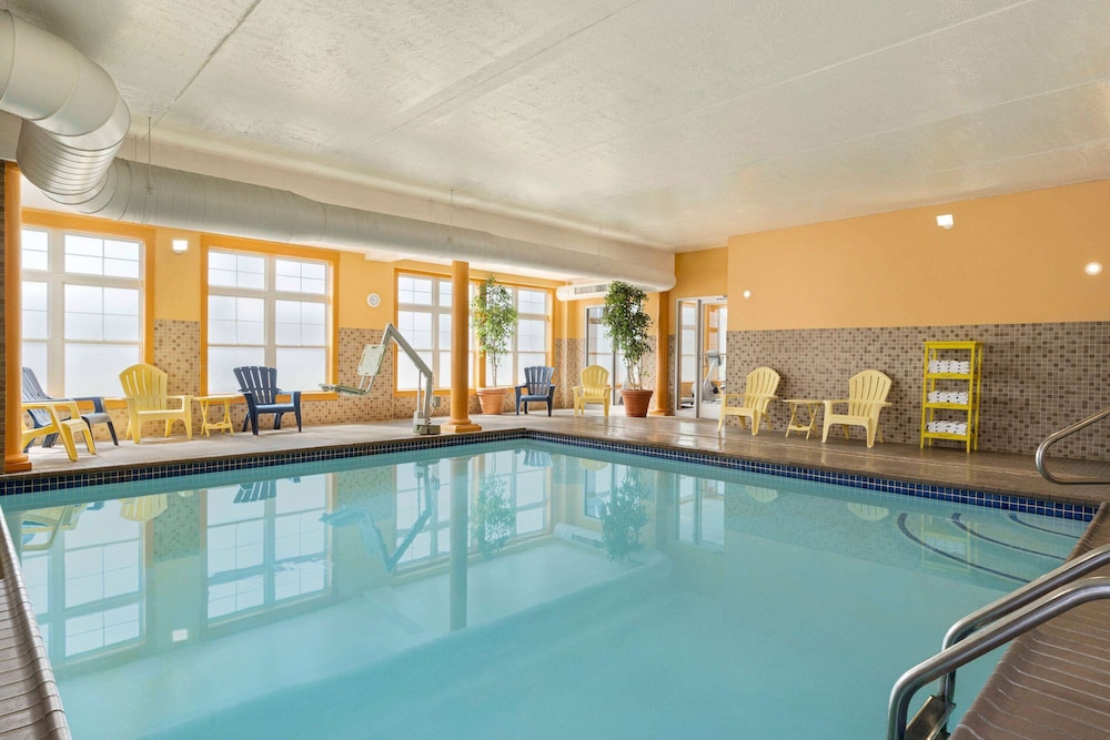 swimming pool spa