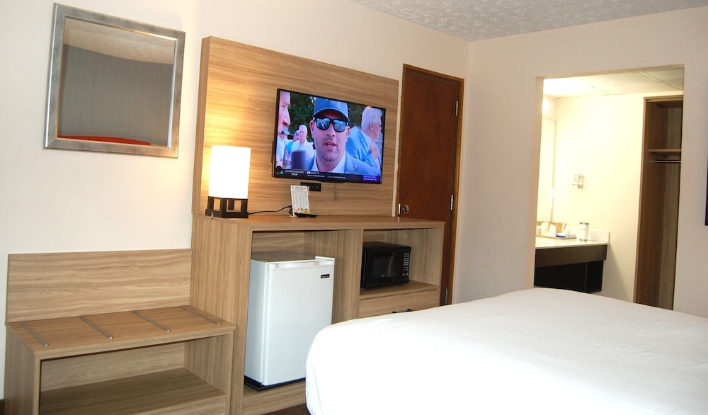 STANDARD, QUEEN BED