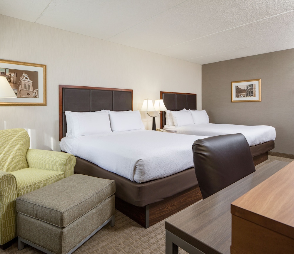 Holiday Inn Manchester Airport 7/52