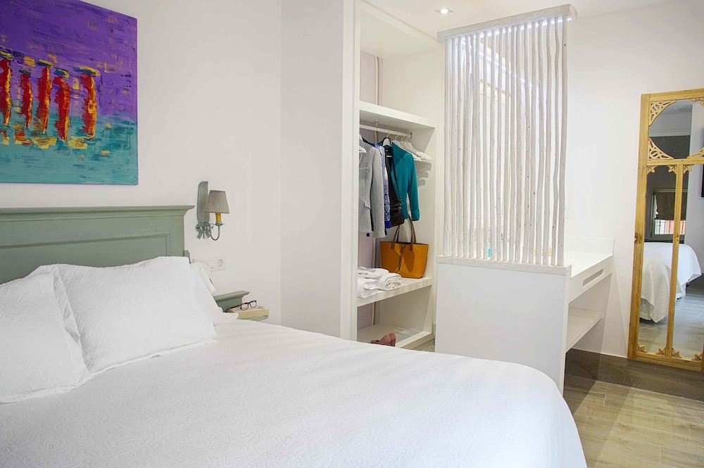 1 BEDROOM, DELUXE, APARTMENT