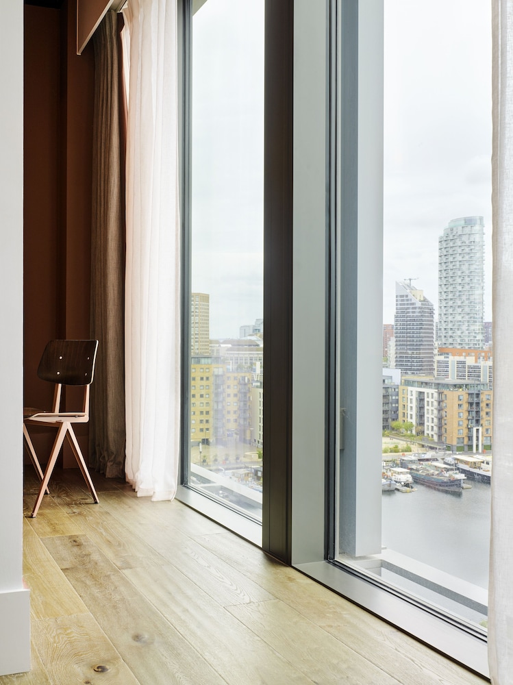 TRIBE London Canary Wharf 59/61
