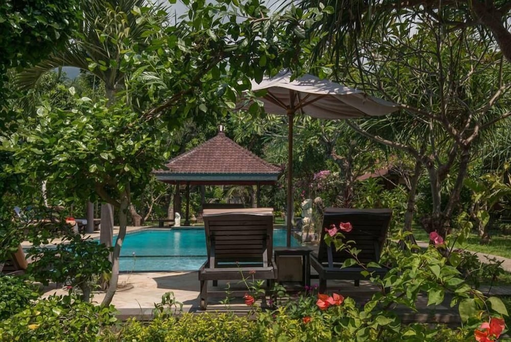 Tirta Sari Bungalows 41/66