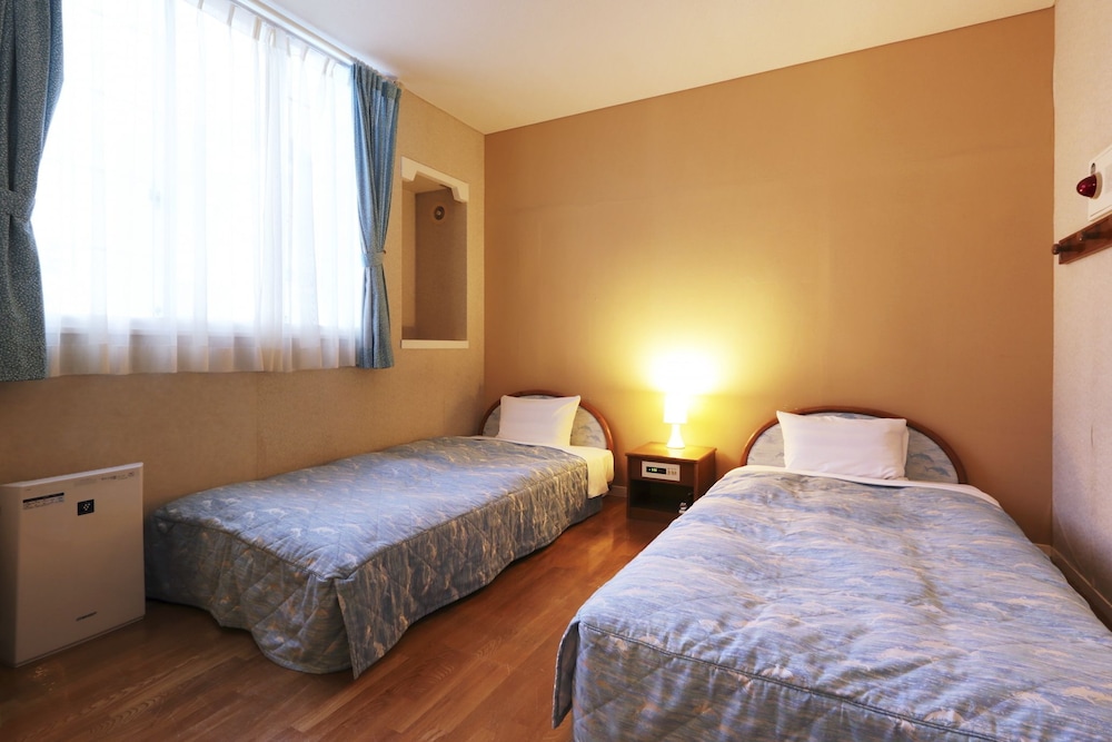 PRICIA RESORT YORON 11/46