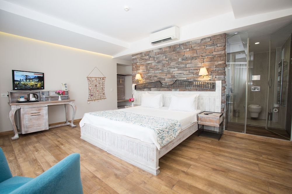 DELUXE, DOUBLE BED, SEA VIEW