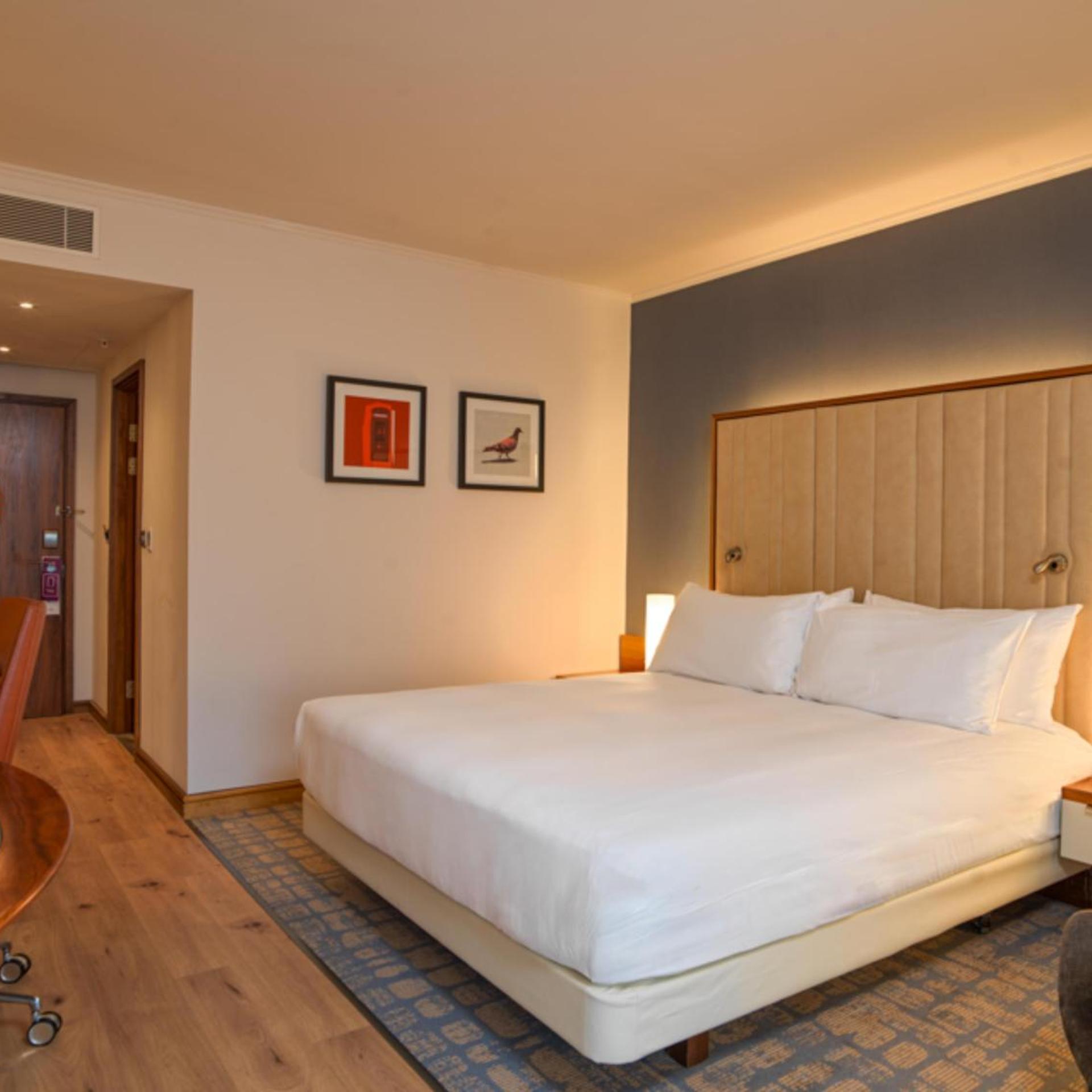 EXECUTIVE, KING BED, LOUNGE ACCESS