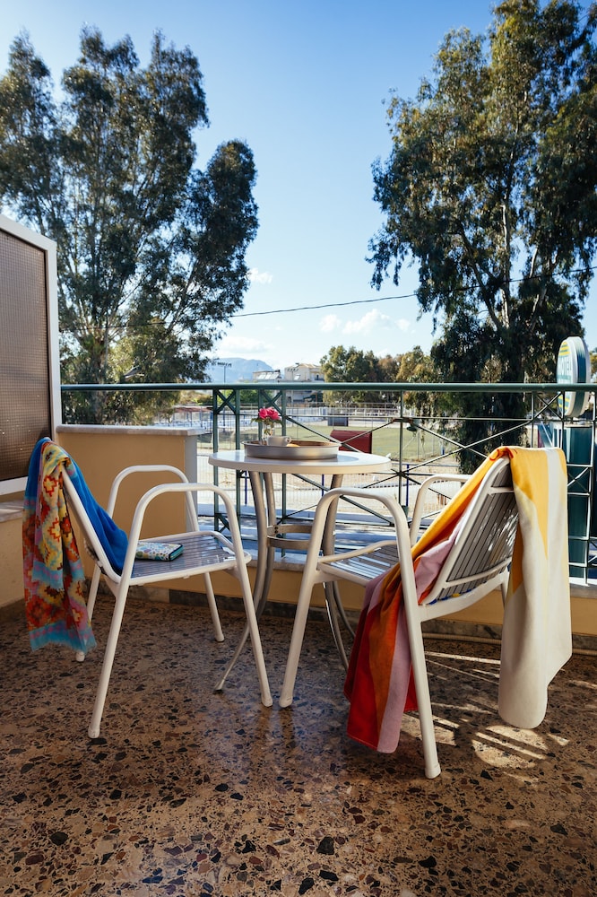 IGNATIA HOTEL 61/66