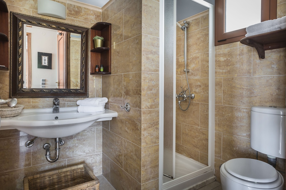 Faros Suites - Adults Only 44/50
