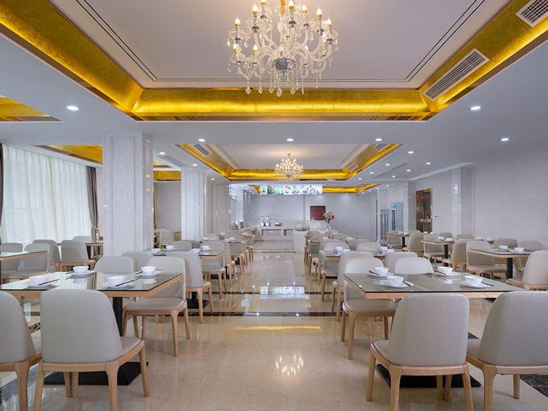 Vienna Hotel (Guangzhou Hanxi Changlong Park Branch) 49/51
