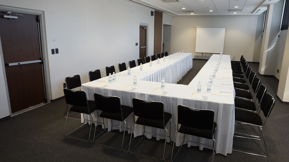 City Express Plus by Marriott Patio Universidad 23/26