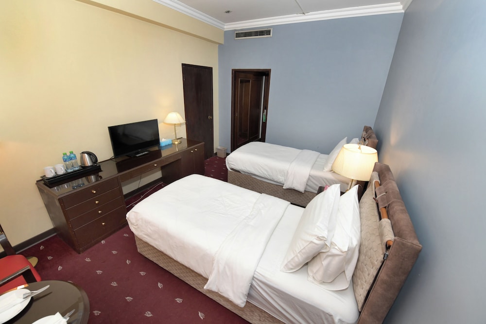 Carlton Tower Hotel 24/55