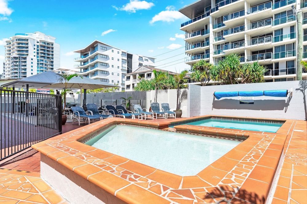 WINDWARD APARTMENTS 38/81