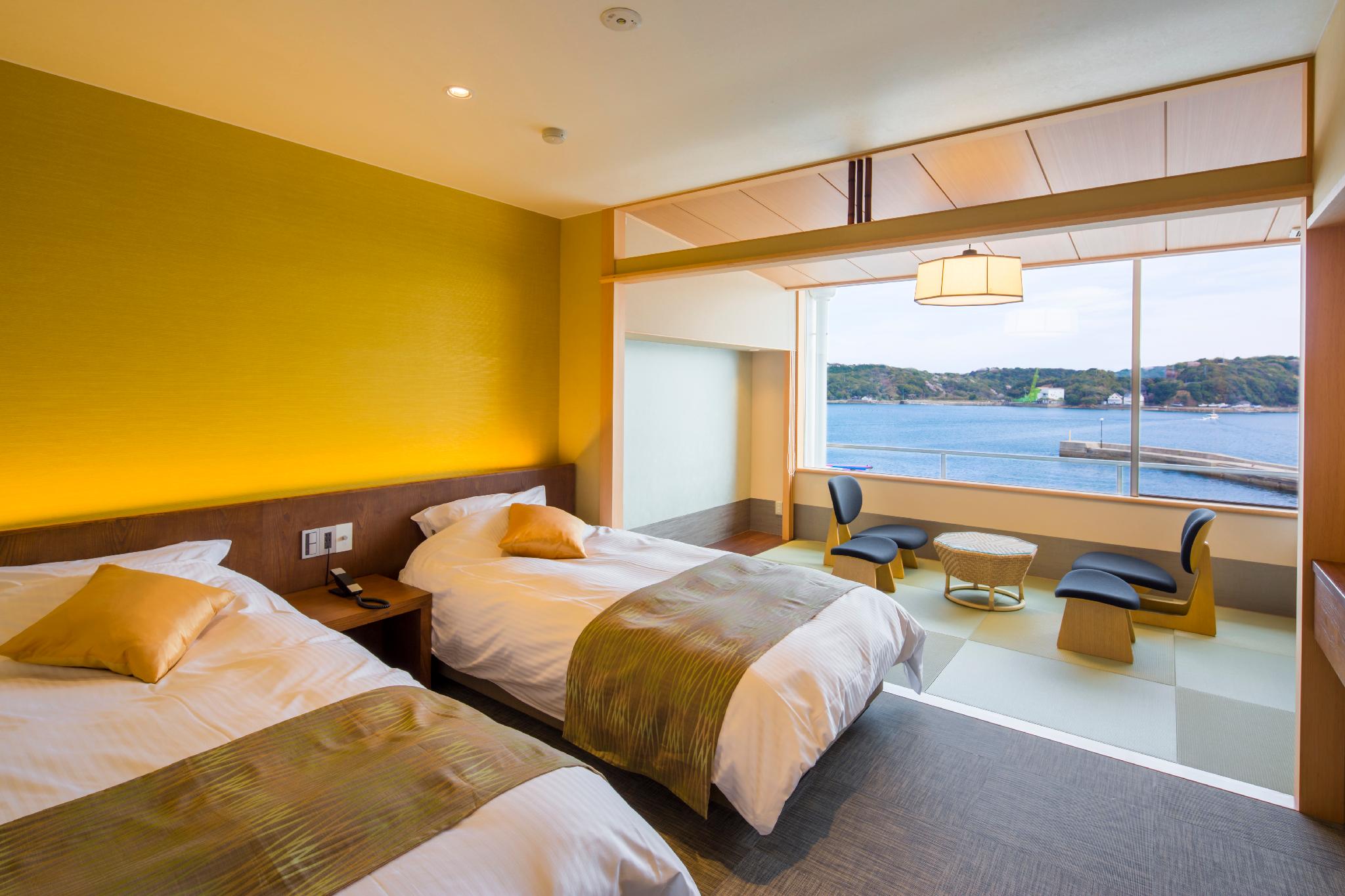 Futon Bed, 2 Beds, Side Ocean View