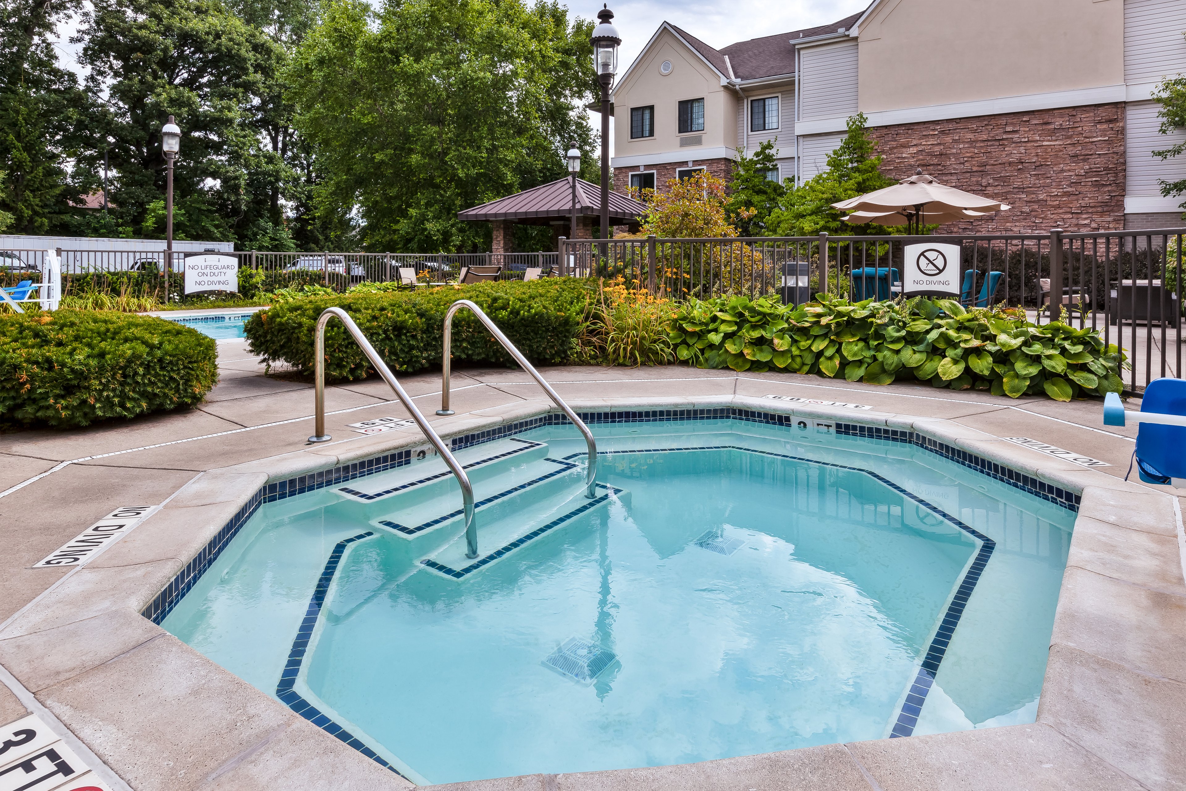 Staybridge Suites Detroit-Utica 25/58