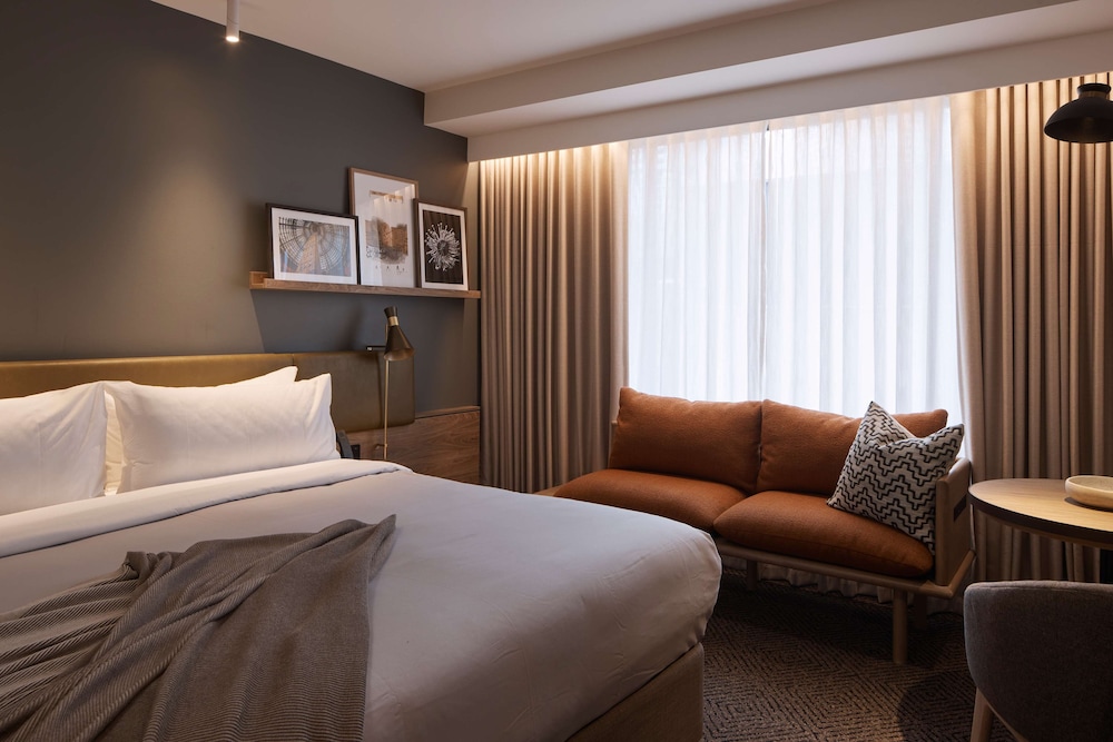 Rydges Melbourne 13/50