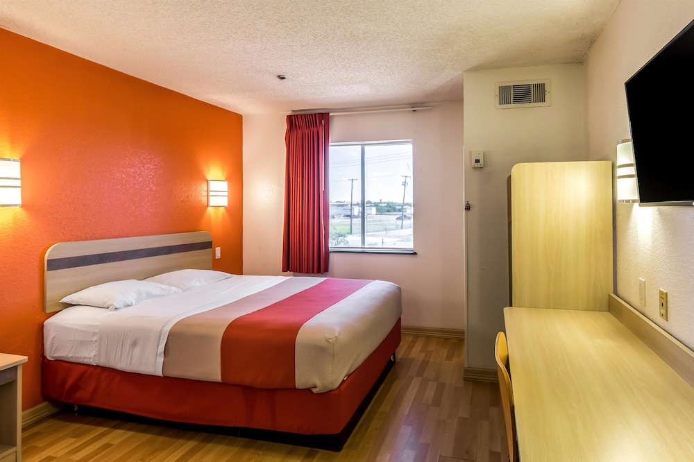 Motel6 Harlingen, TX 13/52