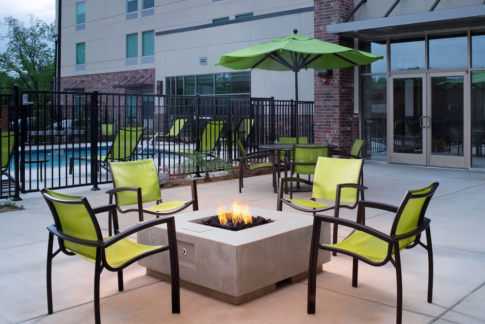 SpringHill Suites Lindale 20/29