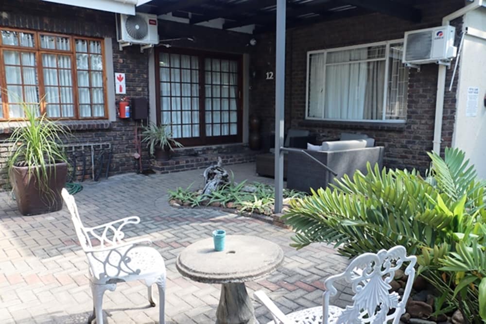 Royal Game Guest House 23/50