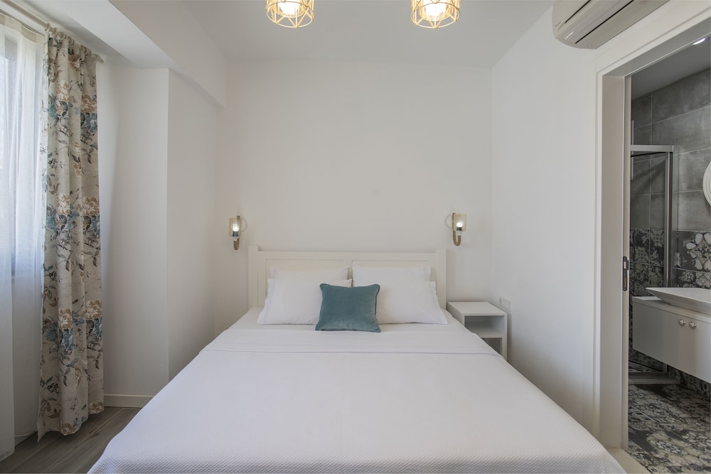 Troas Ada Hotel 5/22