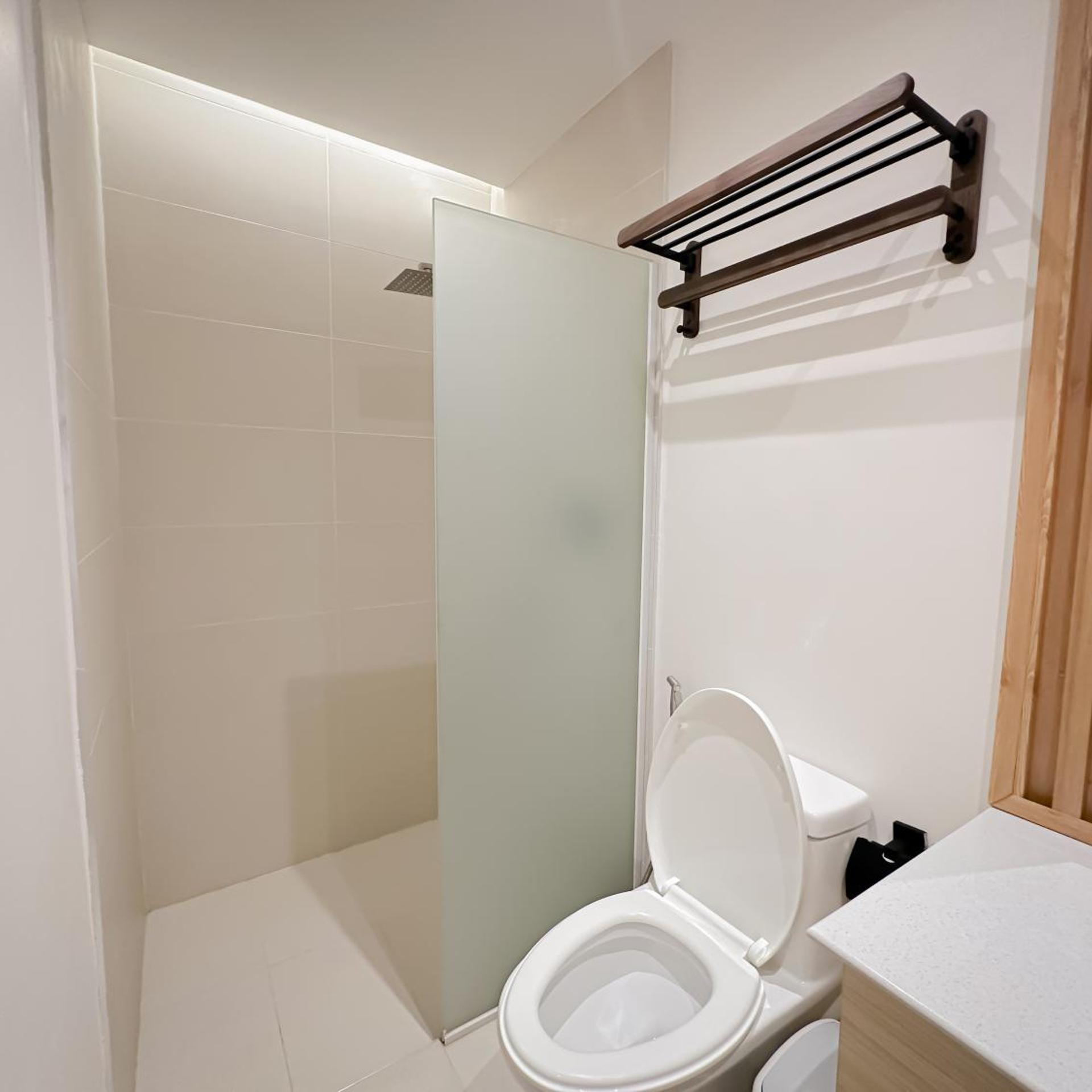 Leux Hotel 33/40
